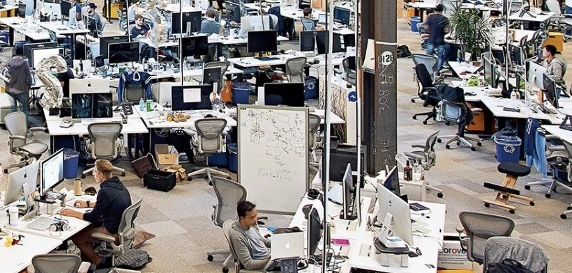 messy-open-plan-office_2 open plan office