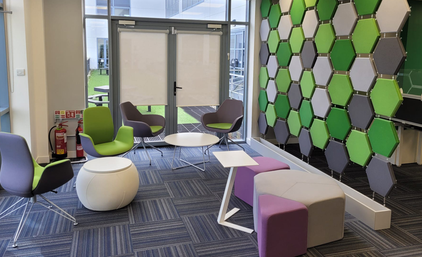 Show Your Business’ Vision by Choosing the Right Reception Desk 12 blog_breakout furniture area