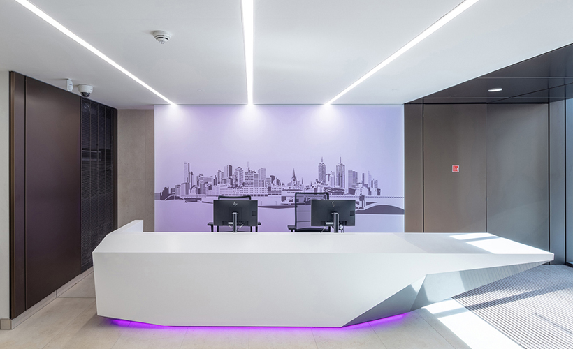 Show Your Business’ Vision by Choosing the Right Reception Desk