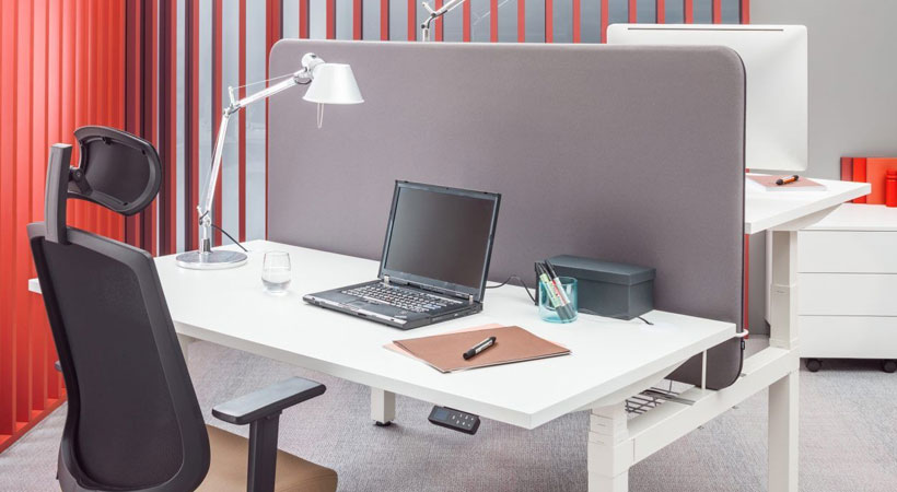 B2B-Fitout-services--height-adjustable-desks