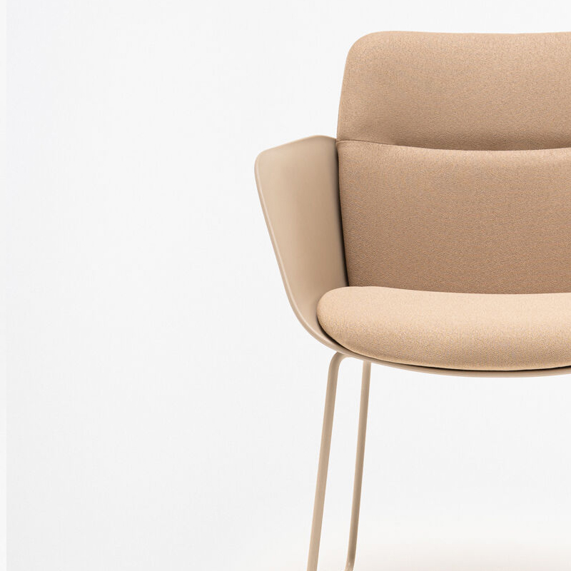 SENDA – Upholstered Meeting Chair with a Sled Base 4 Senda-upholstered-chair-sled-base-